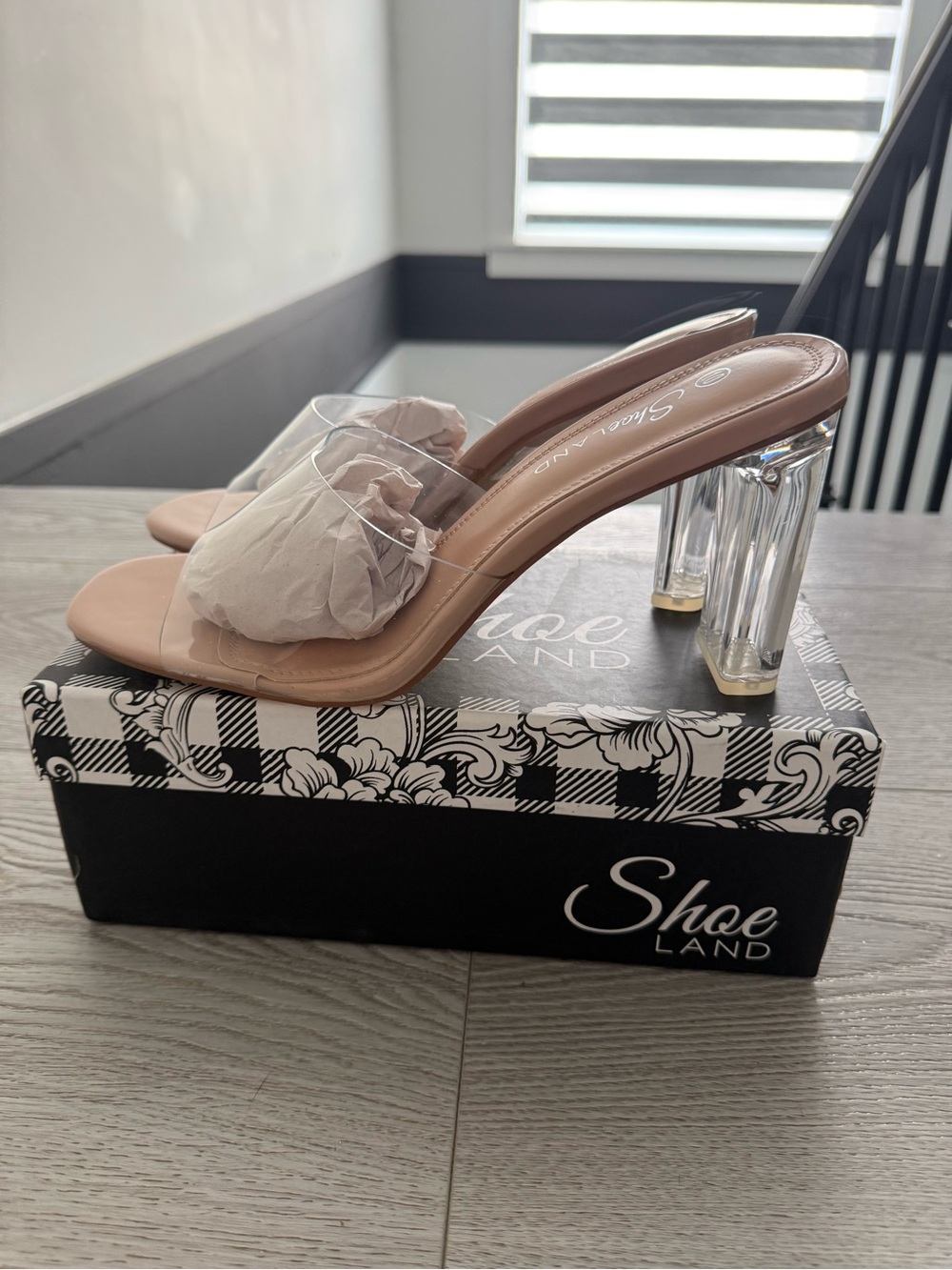 Women's Clear Strap Lucite Heel Slide - Nude size 10 with 📦